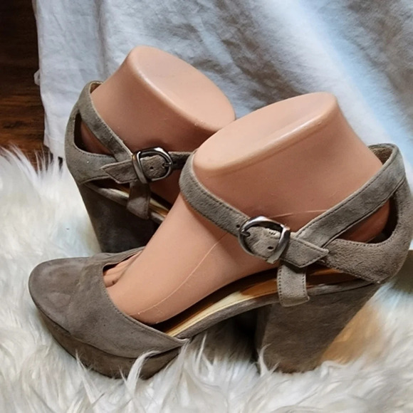 Via Spiga Dove Gray Suede heels 9.5 - Picture 2 of 10